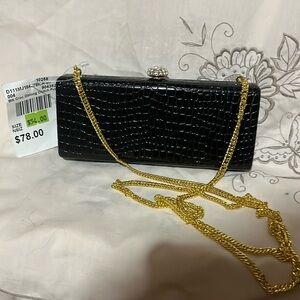 Vintage Black With Gold Details & Diamond Closure